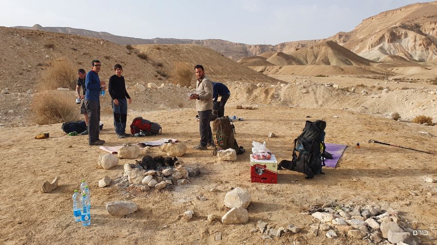 חניון לילה עין שרב